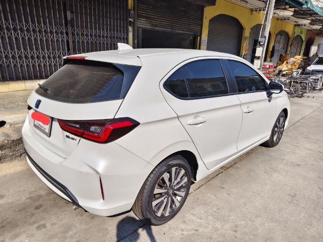 รถ Honda City 1.5 e:HEV RS สี ขาว