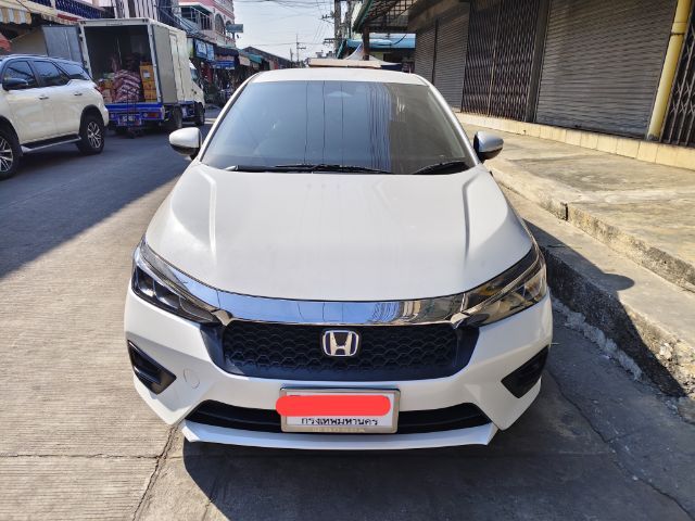 Honda City 2025 1.5 e:HEV RS Sedan ไฮบริด เกียร์อัตโนมัติ ขาว รูปที่ 2