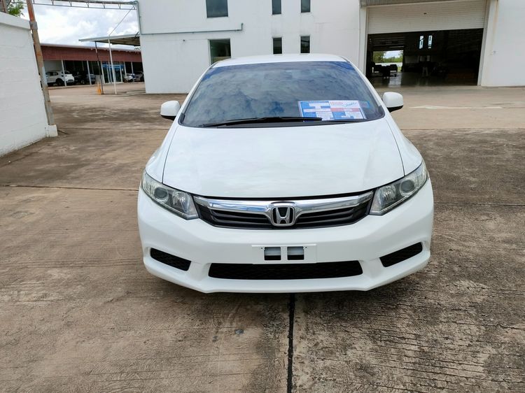 Honda Civic 2012 1.8 S i-VTEC Sedan เบนซิน ไม่ติดแก๊ส เกียร์อัตโนมัติ ขาว รูปที่ 2