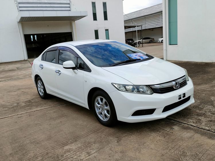 Honda Civic 2012 1.8 S i-VTEC Sedan เบนซิน ไม่ติดแก๊ส เกียร์อัตโนมัติ ขาว รูปที่ 3