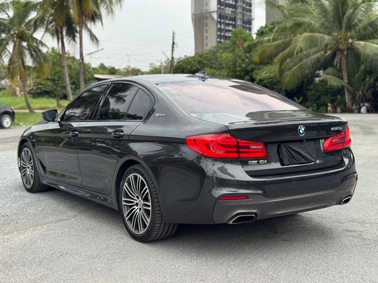 BMW Series 5 2019 530e Sedan ปลั๊กอินไฮบริด (PHEV) ไม่ติดแก๊ส เกียร์อัตโนมัติ เทา รูปที่ 2