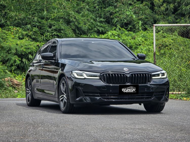 รถ BMW Series 5 530e สี ดำ