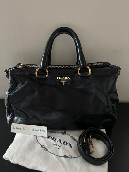 หญิง ดำ หนังแท้ กระเป๋า Prada พร้อมสายสะพาย 