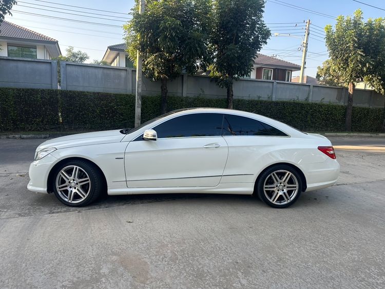 Mercedes-Benz E-Class 2011 E250 CGI Sedan เบนซิน ไม่ติดแก๊ส เกียร์อัตโนมัติ ขาว รูปที่ 4