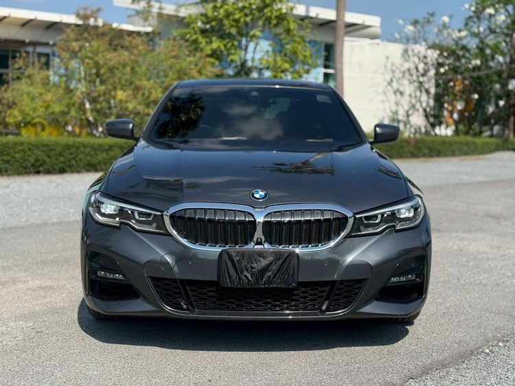 BMW Series 3 2020 330e Sedan ปลั๊กอินไฮบริด (PHEV) ไม่ติดแก๊ส เกียร์อัตโนมัติ เทา รูปที่ 4