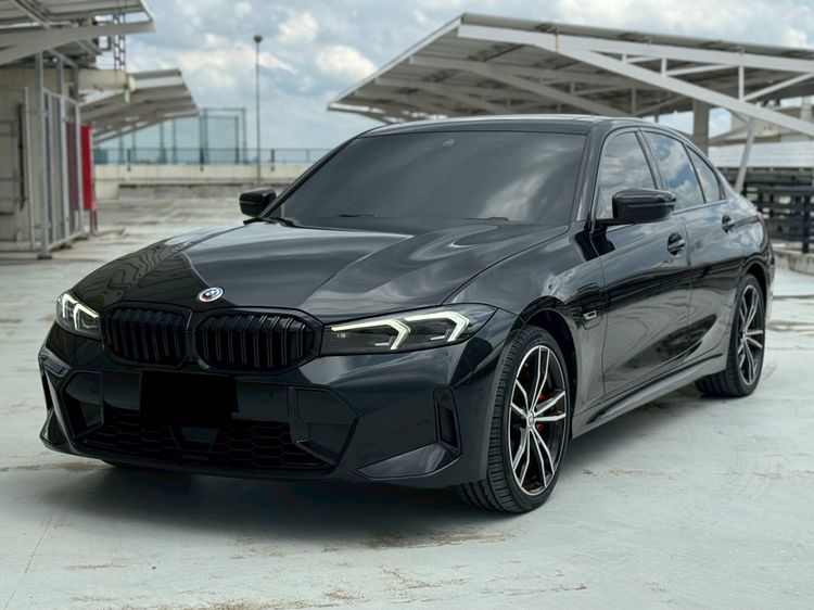 รถ BMW Series 3 330e สี ดำ