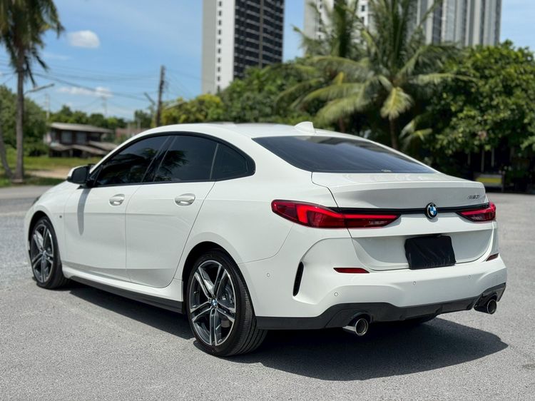 BMW Series 2 2021 220i Sedan เบนซิน ไม่ติดแก๊ส เกียร์อัตโนมัติ ขาว รูปที่ 2
