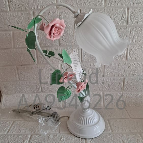 โคมไฟตั้งโต๊ะดอกกุหลาบ