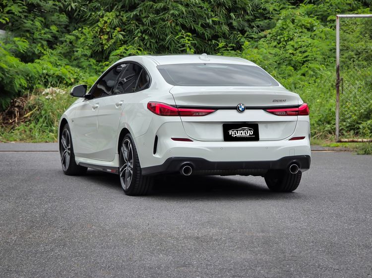 BMW Series 2 2021 220i Sedan เบนซิน ไม่ติดแก๊ส เกียร์อัตโนมัติ ขาว รูปที่ 2