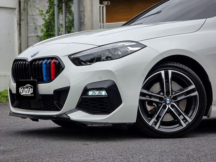 BMW Series 2 2021 220i Sedan เบนซิน ไม่ติดแก๊ส เกียร์อัตโนมัติ ขาว รูปที่ 3