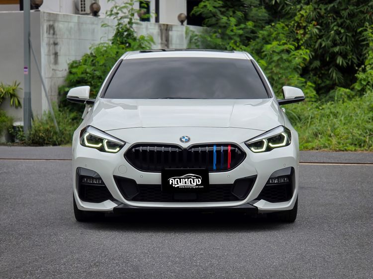 BMW Series 2 2021 220i Sedan เบนซิน ไม่ติดแก๊ส เกียร์อัตโนมัติ ขาว รูปที่ 4