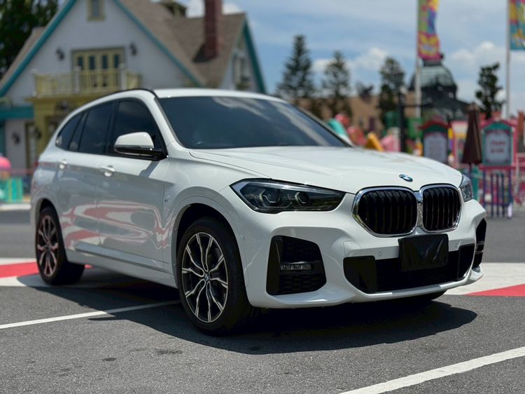 รถ BMW X1 2.0 sDrive20d M Sport สี ขาว