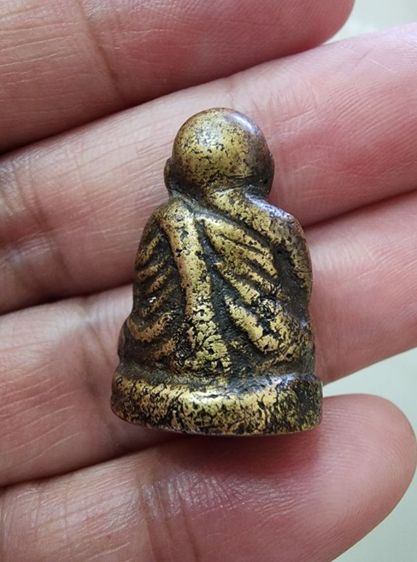 หลวงพ่อเงิน วัดห้วยเขน รูปที่ 2