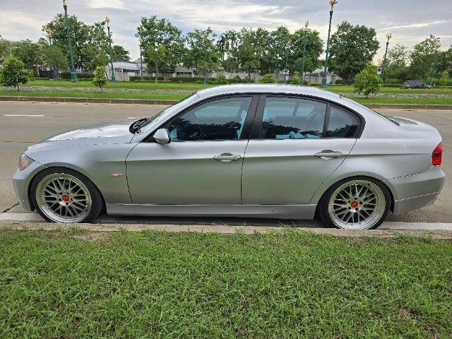 BMW Series 3 2005 320i Sedan เบนซิน ไม่ติดแก๊ส เกียร์อัตโนมัติ บรอนซ์เงิน รูปที่ 4