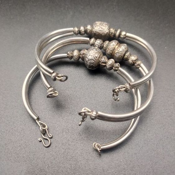 สร้อยข้อมือ เงิน งานเก่าทางเหนือ ชุดสามชิ้นสวยสภาพสมบูรณ์  รูปที่ 8