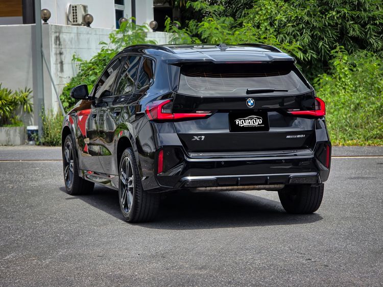 BMW X1 2023 2.0 sDrive20i M Sport Utility-car เบนซิน ไม่ติดแก๊ส เกียร์อัตโนมัติ ดำ รูปที่ 2