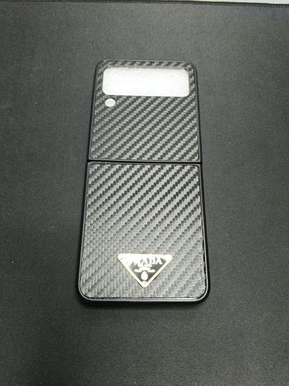 เคสโทรศัพท์มือถือลายคาร์บอนไฟเบอร์สีดำของ Prada สำหรับ Samsung Galaxy Z Flip 5 รูปที่ 6