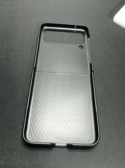 เคสโทรศัพท์มือถือลายคาร์บอนไฟเบอร์สีดำของ Prada สำหรับ Samsung Galaxy Z Flip 5 รูปที่ 2