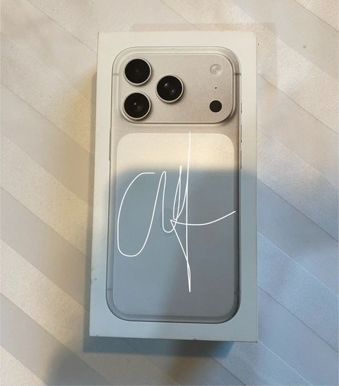 iPhone 17 Pro Silver 1TB รอบชาร์จ 7 (พร้อมจบ ลดได้)
