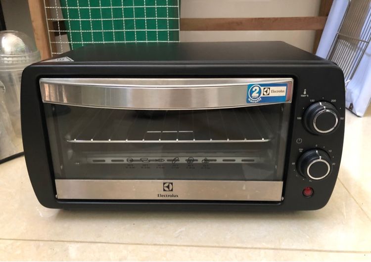 เตาอบ Electrolux 9 ลิตร ไฟบนล่าง เหมาะสำหรับปิ้งขนมปัง หรืออบขนมอบคุ้กกี้จำนวนน้อย