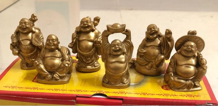 พระสังกัจจายน์ 6 ปาง 6 คำอวยพร สูง 5 ซม. เป็นงานหล่อเรซิ่น ซื้อมาจากฮ่องกงประมาณ10ปี