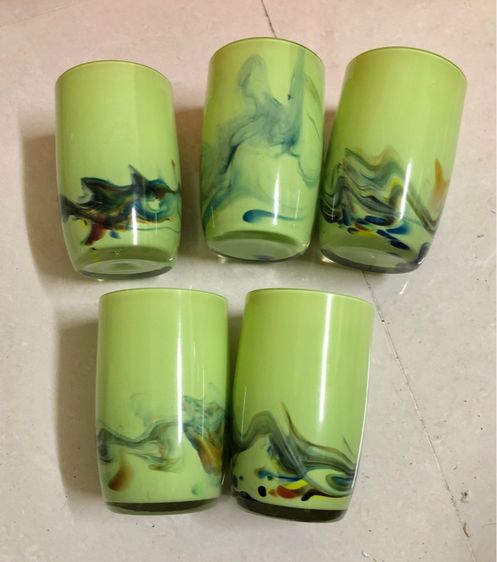 ชุดแก้วน้ำ 5 ใบ งานดีไซน์ ของใหม่ สภาพดี ไม่มีแตกร้าว