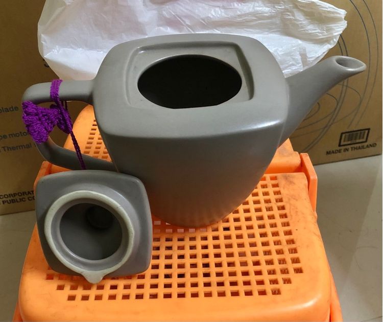 กาน้ำชาเซรามิก สีเทาเข้ม ทรงสวย ของใหม่ สภาพดี ไม่มีแตกร้าว รูปที่ 3