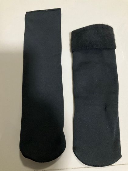 ถุงเท้าเก็บความร้อนกํามะหยี่ ใส่ฤดูหนาวอบอุ่น, ใส่ในออฟฟิศนุ่มสบาย ๆ กันลื่น สีดำ คู่ละ 20 บาท รูปที่ 4