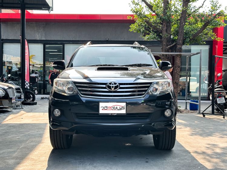 Toyota Fortuner 2014 2.5 V Utility-car ดีเซล เกียร์อัตโนมัติ ดำ รูปที่ 2