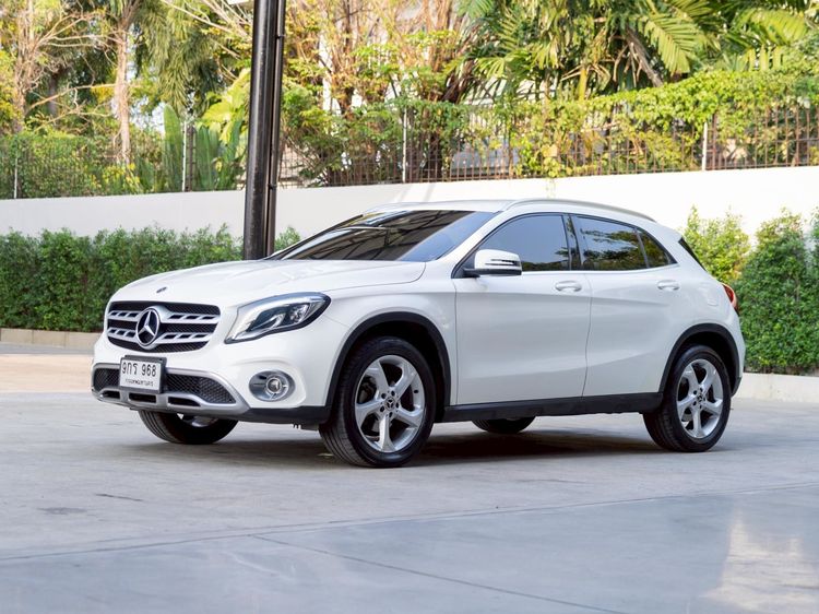 Mercedes-Benz GLA-Class 2020 GLA200 Utility-car เบนซิน ไม่ติดแก๊ส เกียร์อัตโนมัติ ขาว รูปที่ 3
