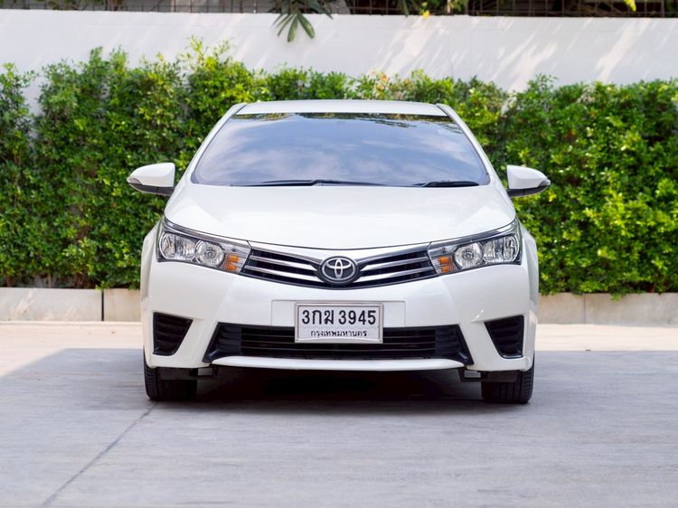 Toyota Altis 2014 1.8 E Sedan เบนซิน ไม่ติดแก๊ส เกียร์อัตโนมัติ ขาว รูปที่ 2
