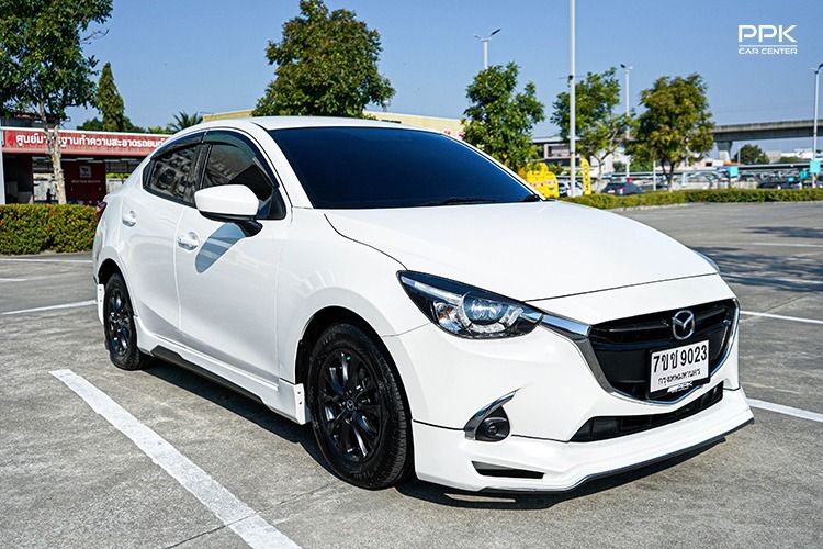 Mazda Mazda 2 2020 1.3 High Connect Sedan เบนซิน ไม่ติดแก๊ส เกียร์อัตโนมัติ ขาว รูปที่ 3
