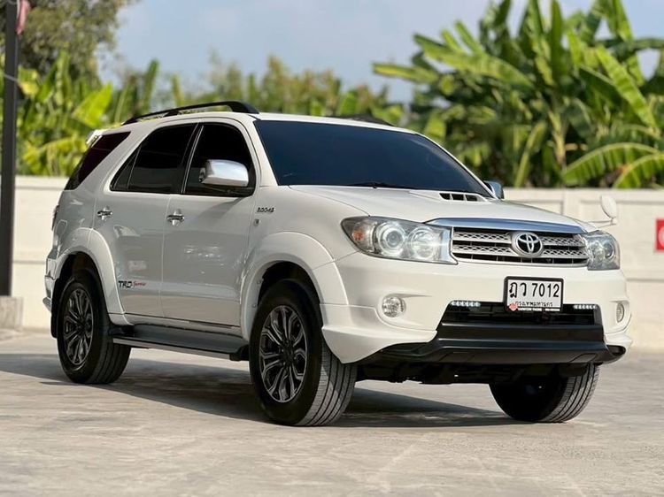 Toyota Fortuner 2010 3.0 TRD Sportivo 4WD Utility-car ดีเซล ไม่ติดแก๊ส เกียร์อัตโนมัติ ขาว รูปที่ 3