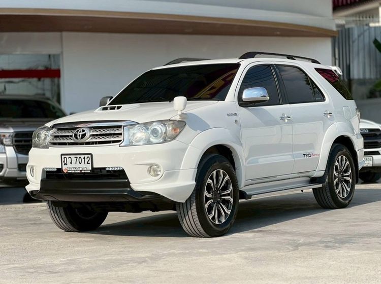 Toyota Fortuner 2010 3.0 TRD Sportivo 4WD Utility-car ดีเซล ไม่ติดแก๊ส เกียร์อัตโนมัติ ขาว