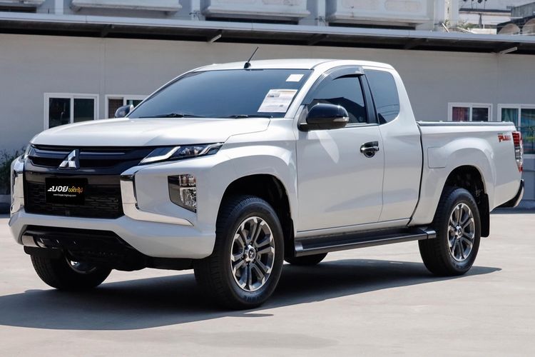 รถ Mitsubishi Triton All New Mega Cab 2.4 GT Plus สี ขาว