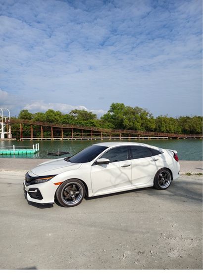 Honda Civic 2016 1.5 Turbo RS Sedan เบนซิน ไม่ติดแก๊ส เกียร์อัตโนมัติ ขาว รูปที่ 2