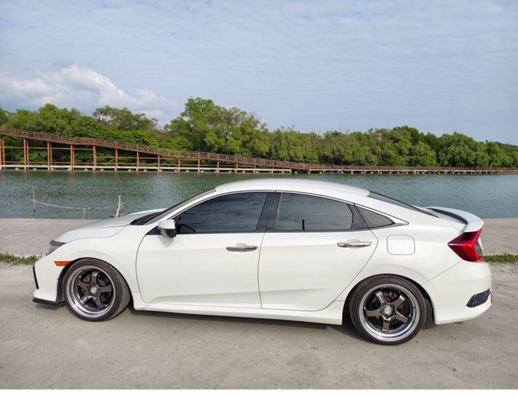Honda Civic 2016 1.5 Turbo RS Sedan เบนซิน ไม่ติดแก๊ส เกียร์อัตโนมัติ ขาว รูปที่ 4