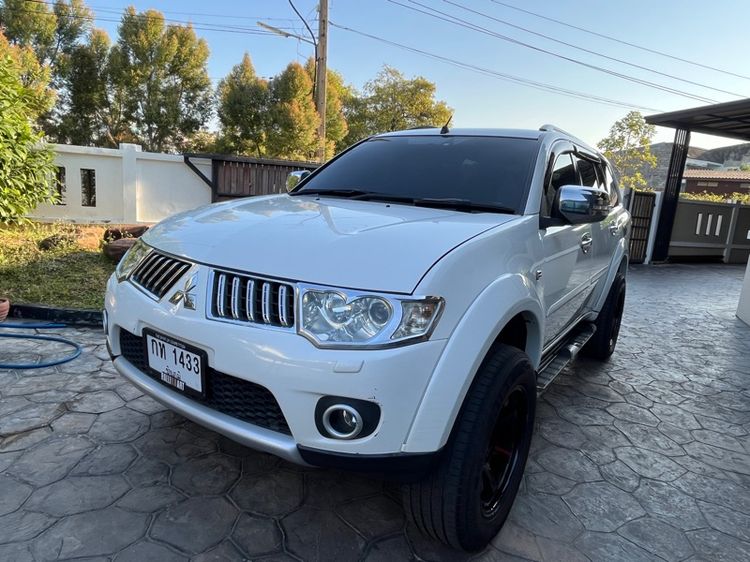 รถ Mitsubishi Pajero Sport 2.5 GT สี ขาว