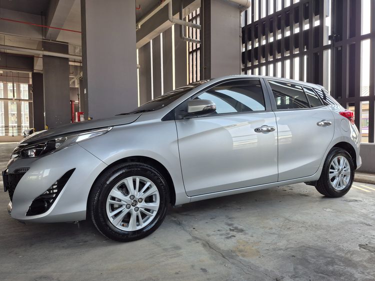 Toyota Yaris 2017 1.2 G Plus Sedan เบนซิน ไม่ติดแก๊ส เบจ รูปที่ 2