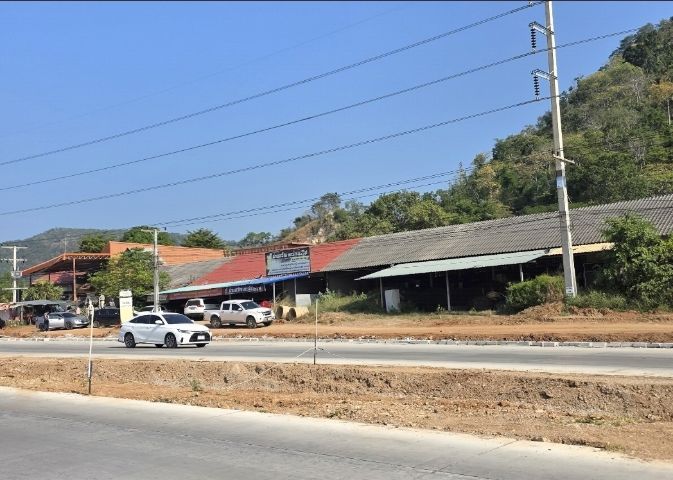 ห้องแถวหน้ากว้าง 5 เมตร 6 ห้อง