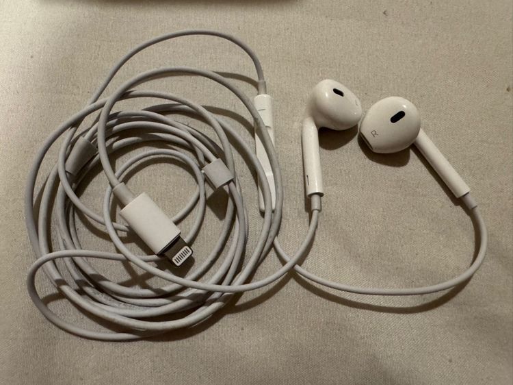 หูฟังแท้ iPhone Apple Earpods lightning 