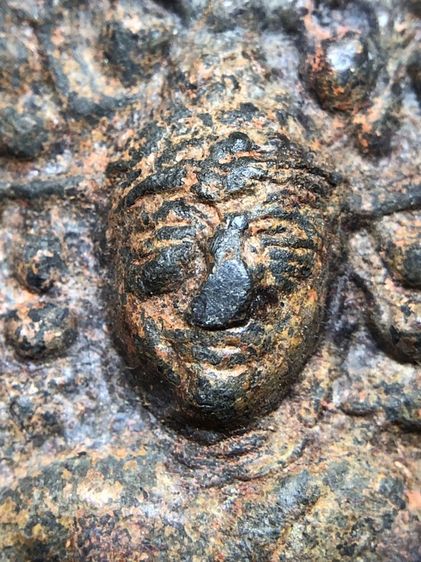 พระปรกโพธิ์เชียงแสนพิมพ์ใหญ่สนิมแดง รูปที่ 5