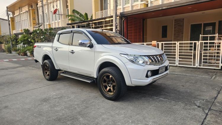 Mitsubishi Triton 2016 2.4 Plus Pickup ดีเซล ไม่ติดแก๊ส เกียร์ธรรมดา ขาว รูปที่ 3