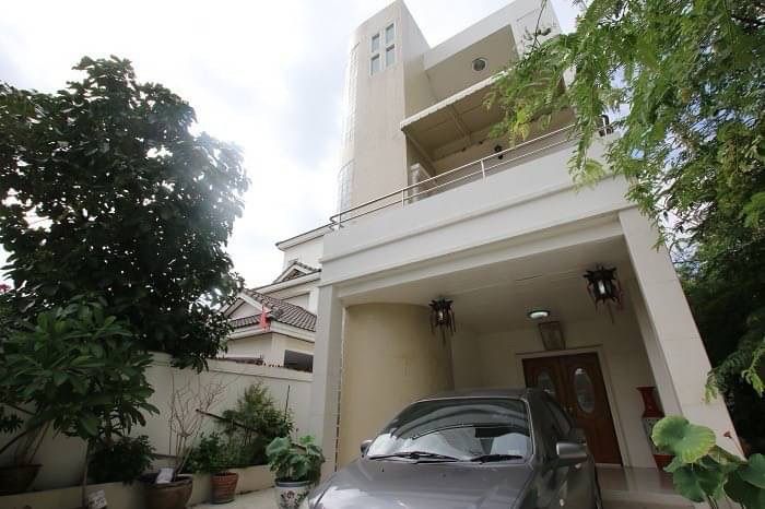 มีบางส่วน บ้านเดี่ยวสุขุมวิท 60 เดินทางสะดวก รูปที่ 3