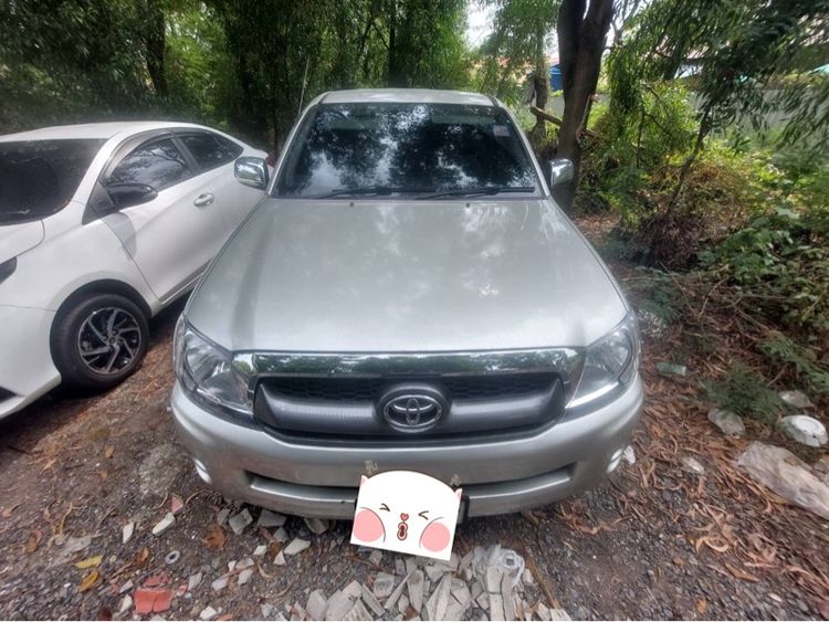 รถ Toyota Hilux Vigo 2.7 สี เทา