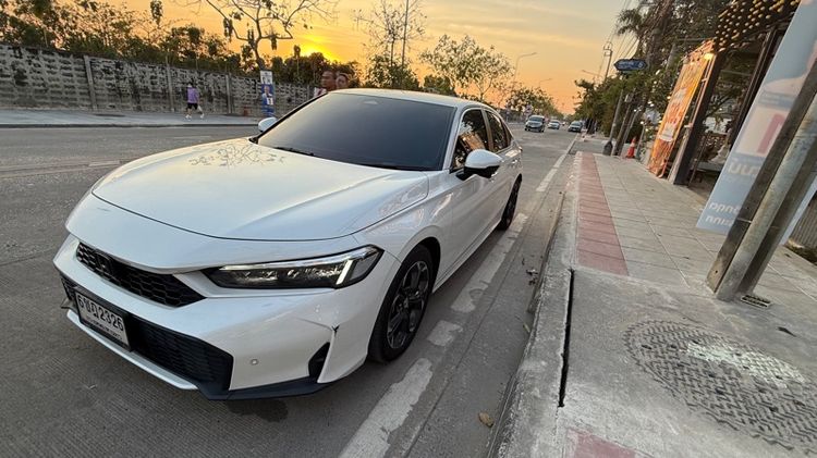 Honda Civic 2025 2.0 eHEV EL+ Sedan ไฮบริด ไม่ติดแก๊ส เกียร์อัตโนมัติ ขาว รูปที่ 4