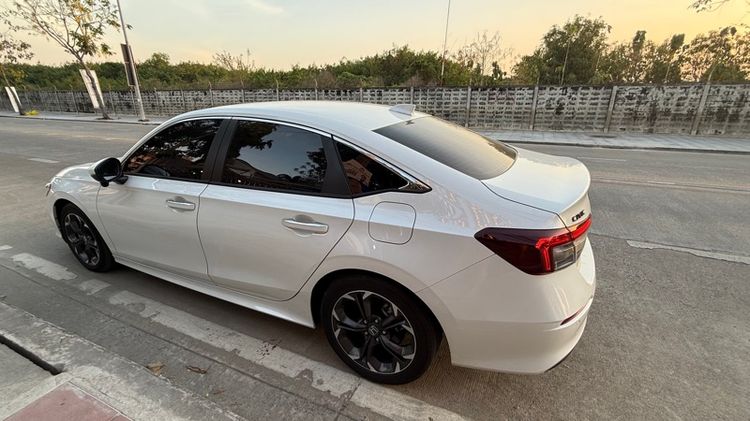 Honda Civic 2025 2.0 eHEV EL+ Sedan ไฮบริด ไม่ติดแก๊ส เกียร์อัตโนมัติ ขาว รูปที่ 3