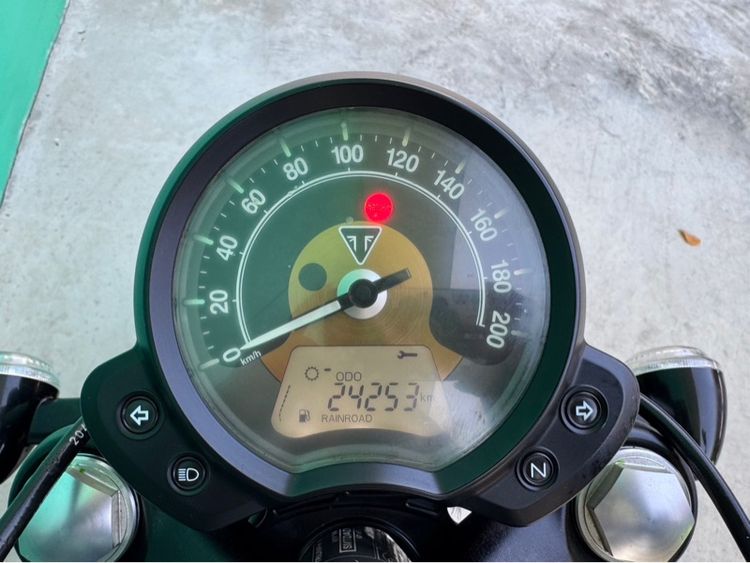 Triumph Bonneville Bobber 1200 ปี17จด18  รูปที่ 13