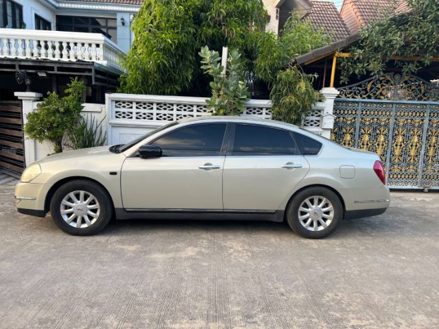 รถ Nissan Teana 2.0 200 JK สี บรอนซ์ทอง