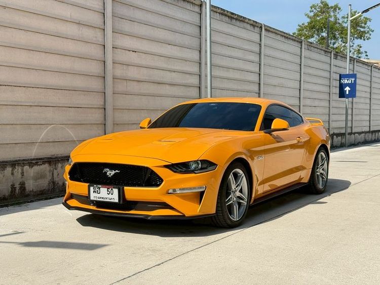 รถ Ford Mustang 5.0 GT สี เหลือง